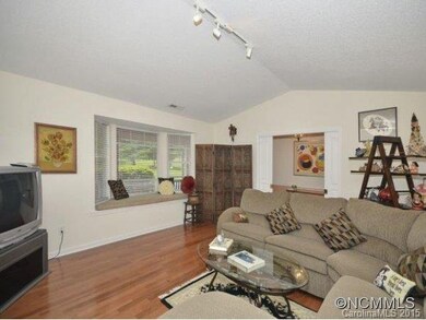 7 Gray Wolf Ln, Hendersonville, NC 28792 - photo 7