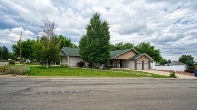 651 W 8th St (79)