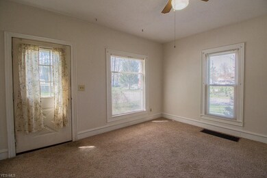 281 Chestnut St, Geneva, OH 44041 - photo 4