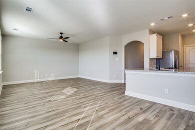 1028 Sleepy Owl Ln, Fort Worth, TX 76108 - photo 2