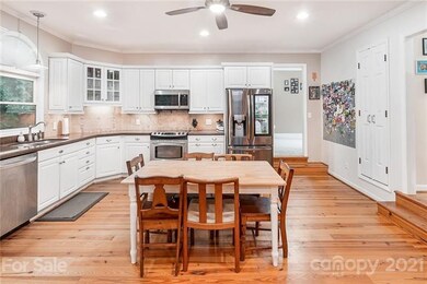 127 Eastwood Dr, Statesville, NC 28625 - photo 5