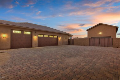 812 W Desert Ranch, Phoenix garage