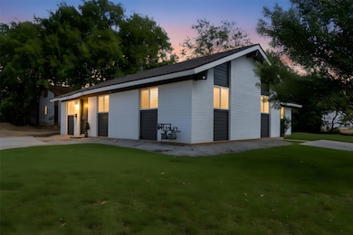 4913 Hawk Cove unit B, Austin, TX 78745 - photo 2