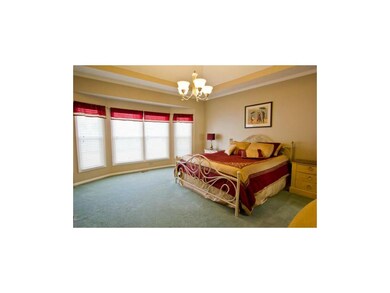 Large Master Bedroom, with Bay Windows.