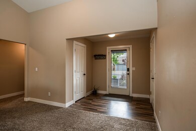 3151 SW Juniper Ave, Redmond, OR 97756 - photo 4