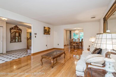 12 Bayberry Dr, Holmdel, NJ 07733 - photo 4