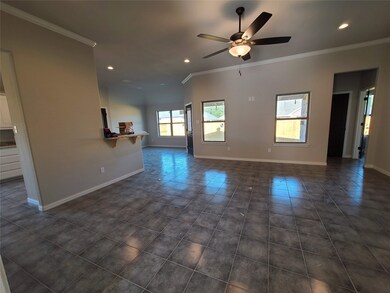 110 Clover Cir, Weatherford, TX 76086 - photo 4
