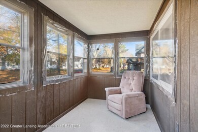 06-Holmes-St-WindowStill-27