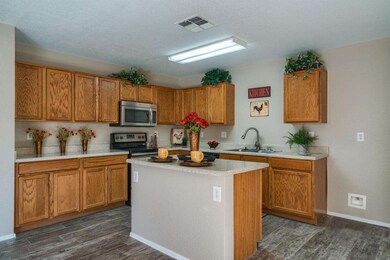 Kitchen w/New Stainless Steel Appls