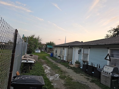 3928 Linder St, Houston, TX 77026 - photo 3