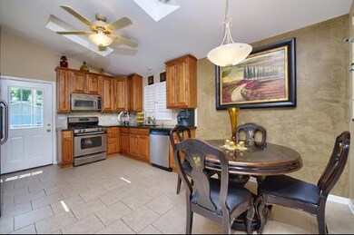 550 W Crockett Ave, Elmhurst, IL 60126 - photo 3