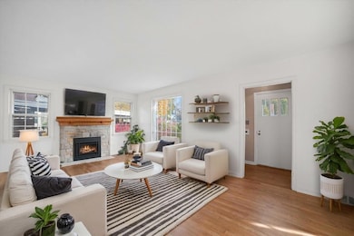 208 N Maple Terrace, Oconomowoc, WI 53066 - photo 6