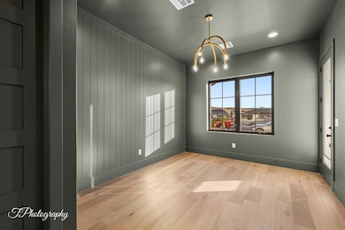 8-web-or-mls-3361 Clara Ln-13