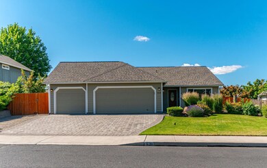 1638 NW Spruce Place, Redmond, OR 97756 - photo 2