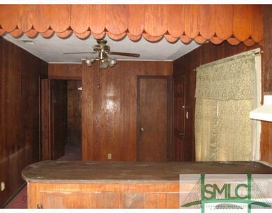 Living Room. LIVING ROOM / BREAKFAST BAR