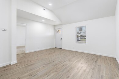 2131 Elm