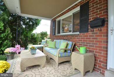 2120 Sweetbrier Ln, Lutherville Timonium, MD 21093 - photo 2