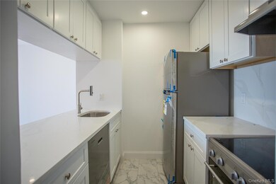 20 Franklin Blvd unit 211, Long Beach, NY 11561 - photo 4