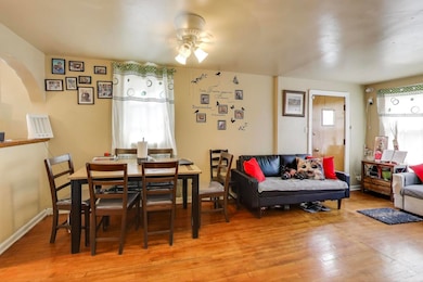 unlisted-address, Chicago, IL 60625 - photo 4