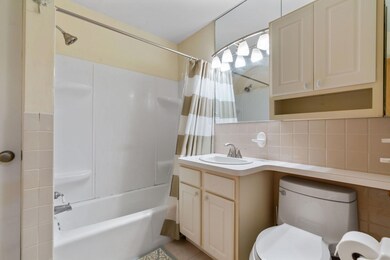 8212 Fremont Ave S unit A, Bloomington, MN 55420 - photo 3