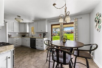 212 Creed St, Struthers, OH 44471 - photo 5