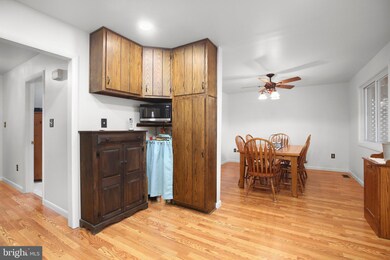 10831 Moore Dr, Manassas, VA 20111 - photo 4