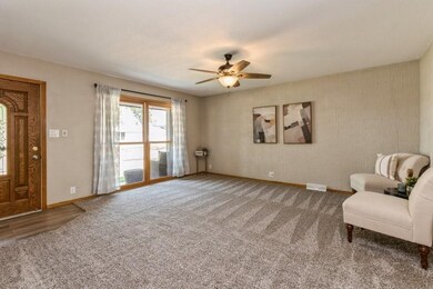 4518 Twin Pine Dr NE, Cedar Rapids, IA 52402 - photo 2