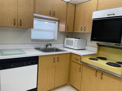 9423 S Hollybrook Lake Dr unit 203, Pembroke Pines, FL 33025 - photo 5