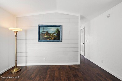 006-100EWalroseLoop-Hayden-ID-83835-SMAL
