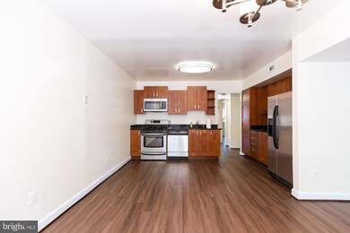 1670 Parkcrest Cir unit 201, Reston, VA 20190 - photo 7