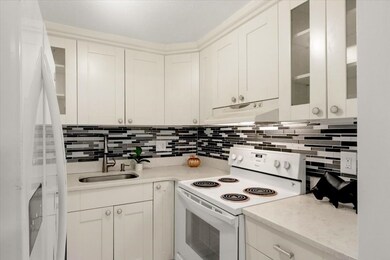 Brookside Condominium unit 5R, Weymouth, MA 02188 - photo 2