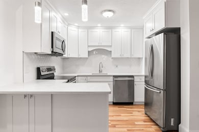 166 Quincy Shore Dr unit 108, Quincy, MA 02171 - photo 2