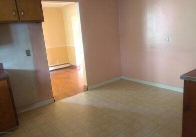 210 Center St, Taylor, PA 18517 - photo 3