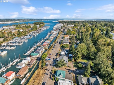 2 NE Bridgeton Rd, Portland, OR 97211 - photo 5