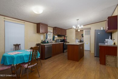 150 Pine Tree Drive-5