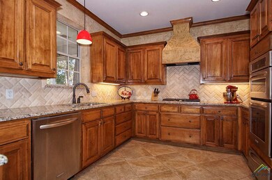 4917 Hallye Ln, Tyler, TX 75703 - photo 7