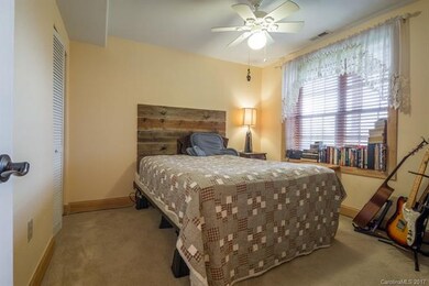 140 Dreamworks Ct, Hendersonville, NC 28792 - photo 7