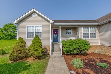 148 Double Tree Ct, Mount Sterling, KY 40353 - photo 2