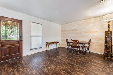 Dining or sitting area