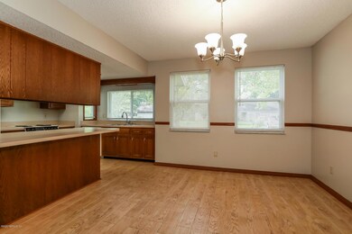 004-photo-dining-room-8541063