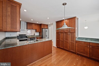 8961 Skyrock Ct, Columbia, MD 21046 - photo 5