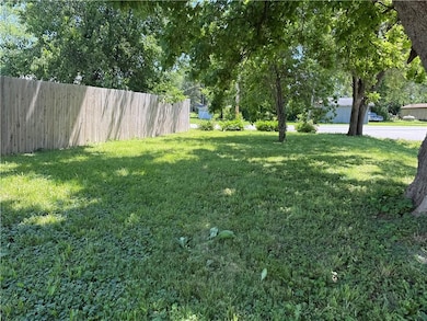 410 E Elm St, Orrick, MO 64077 - photo 7