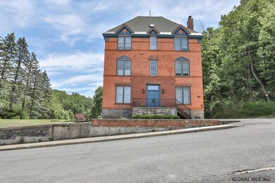 28 Stow Ave, Troy, NY 12180 - photo 3