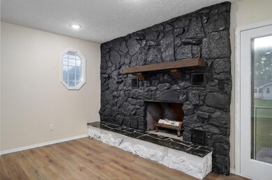 1210 W Berkeley St, Springfield, MO 65807 - photo 7