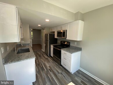 1984 Mayflower Dr, Woodbridge, VA 22192 - photo 7