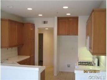 33529 Emerson Way unit B, Temecula, CA 92592 - photo 4