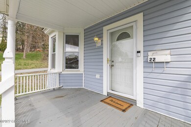 22 Wayne St, Troy, NY 12180 - photo 4