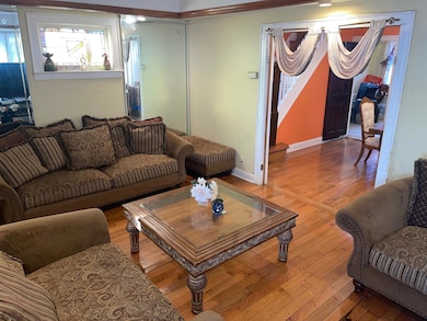 10925 208th St, Queens Village, NY 11429 - photo 6