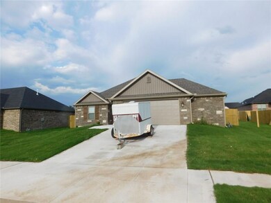 571 Captain Hopkins St, Prairie Grove, AR 72753 - photo 3