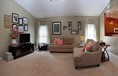 2564 Monarchy Ln, Greenwood, IN 46143 - photo 5